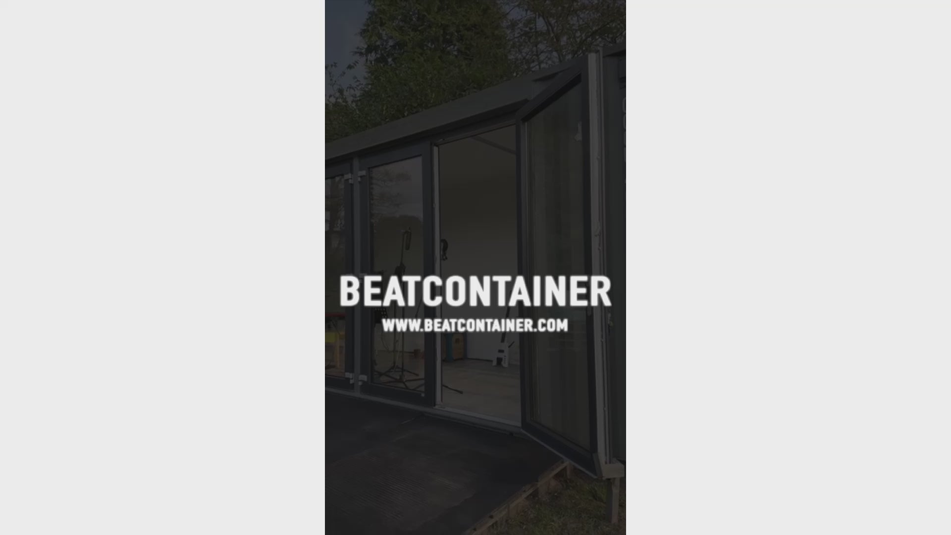 Video laden: Beatcontainer Musikstudio Mobiles Tonstudio im Seecontainer - Music Studio Container